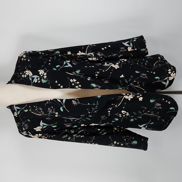Matty M Jackets & Blazers - NWOT Matty M Archer Black Floral Open Front Blazer from Evereve Size Small